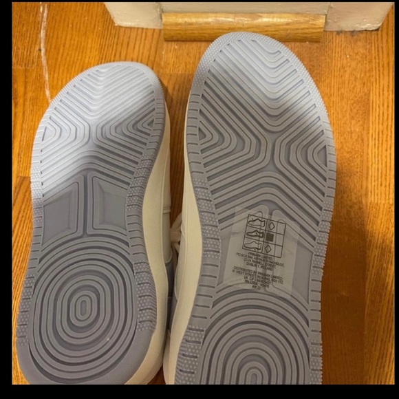 Two piece bundle brand new skirt in size 6 and white-blue sneaker - Picture 6 of 7